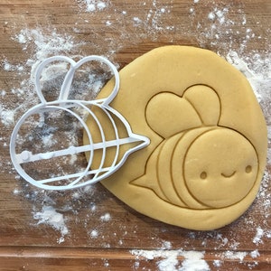Bee cookie cutter, fondant clay cutter, Animal lover gift, Gift for mom, DIY wedding favor, honey bee, nectar cookie cutter,