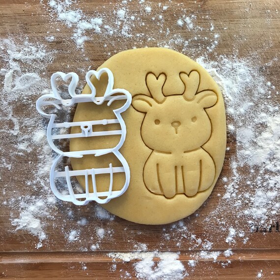 Deer cookie cutter, Deer biscuits, Forest baby shower, Woodland theme, Kids party ideas,  DIY wedding favors, Gift gifts present