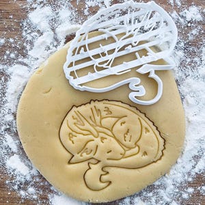 Sleeping dragon cookie cutter, Myth mystic fantasy legend wings scale, RPG Dungeon and Dragons cookie stamp, Pastry Fondant Dough Biscuit
