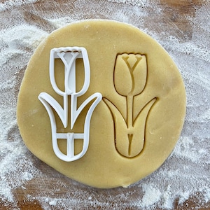 Tulip cookie cutter, Floral cookies, Tulip bulbs, Easter cookie cutters, Easter egg hunt, Spring cookie cutter, Wedding fondant clay cutter