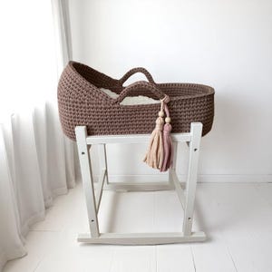 Cesta de punto para muñecas con soporte, portabebés de peluche, moisés para muñecas para juegos de simulación, capazo de juguete, regalo de cumpleaños perfecto para hija