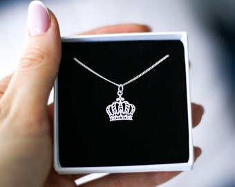 Crown Pendant Necklace in Sterling Silver