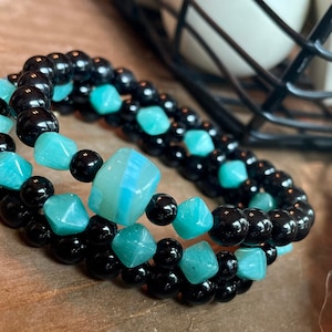 Conjunto de pulseras de cuentas negras y verde azulado: pulsera elástica única