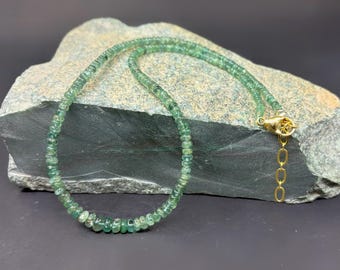 Collar de cuentas de esmeralda de 3,5–5 mm, piedra preciosa verde lisa, 50,8 cm (20 pulgadas), cierre chapado en oro de 18 quilates, joyería para combinar con otras joyas, regalo.