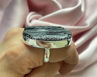 Handgemaakte zwarte toermalijnring, ruwe edelsteen, sterlingzilver
