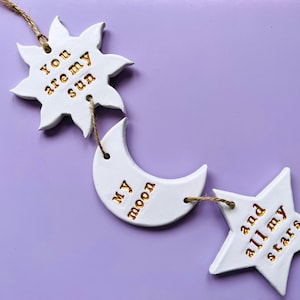 Enfeite de cerâmica pendurado com sol, lua e estrelas: decoração de quarto de bebê para chá de bebê recém-nascido