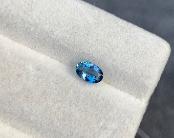 AAA Santa Maria-aquamarijnedelsteen: donkerblauw ovaal geslepen (6 x 4 mm)