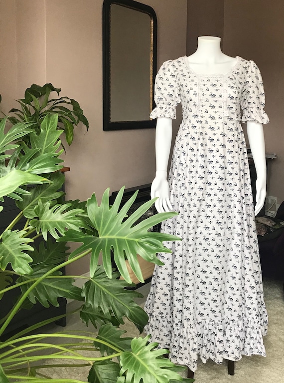 Vintage 1970's Laura Ashley dress