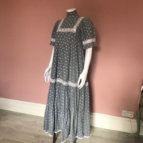 Vintage 1970's Laura Ashley dress