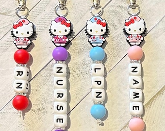 Verpleegkundige Kitty Kitten siliconen sleutelhanger met kralen | Aangepast accessoire voor medische titelbadge voor werk-ID | Polsbandje kat | Gepersonaliseerde afstudeercadeau