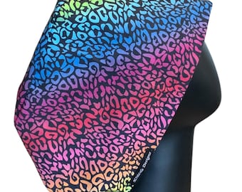 Czepek chirurgiczny w stylu europejskim z nadrukiem w panterkę i regulowanym przełącznikiem | LUB kolorowe, wesołe czepki chirurgiczne z kucykiem | Czepki chirurgiczne ze wstążką | Podszewka satynowa