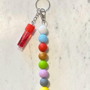 Order of Draw siliconen sleutelhanger met kralen | Flebotomist bloedafname cadeau | Naslaggids badgekaarthouder | Mini-vacutaineraccessoire