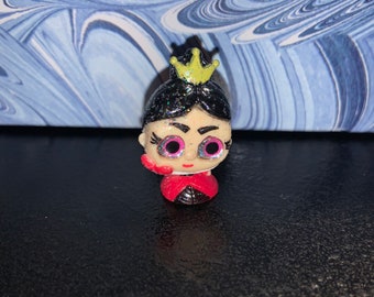 Queen of Hearts Disney Doorables - Series 1/3 Alice in Wonderland (with or without Keychain)