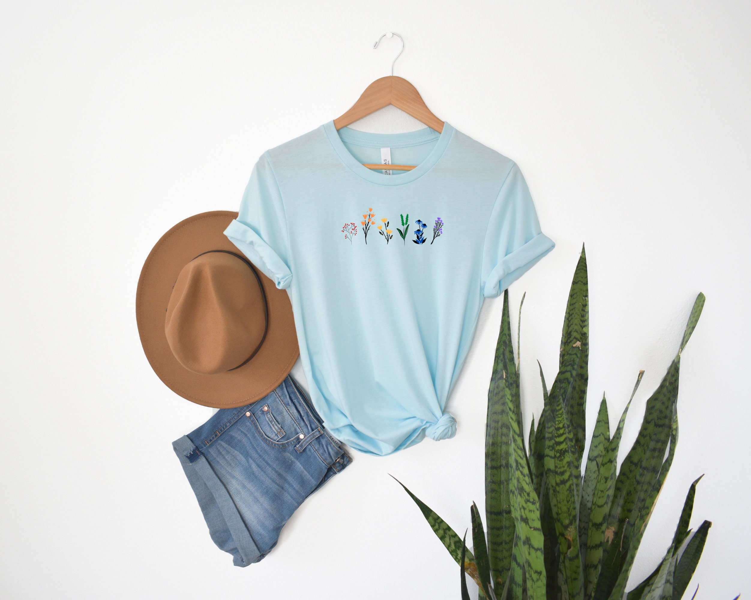 LGBTQ Wildflowers T-shirt Cute Pride Shirt Queer Girls Tees - Etsy