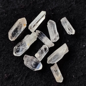 69.10 Cts Natural White Crystal Quartz Pencil Raw Stone Natural Shape An Size Earth Mined Loose White Crystal Quartz Lot For Making Jewelry