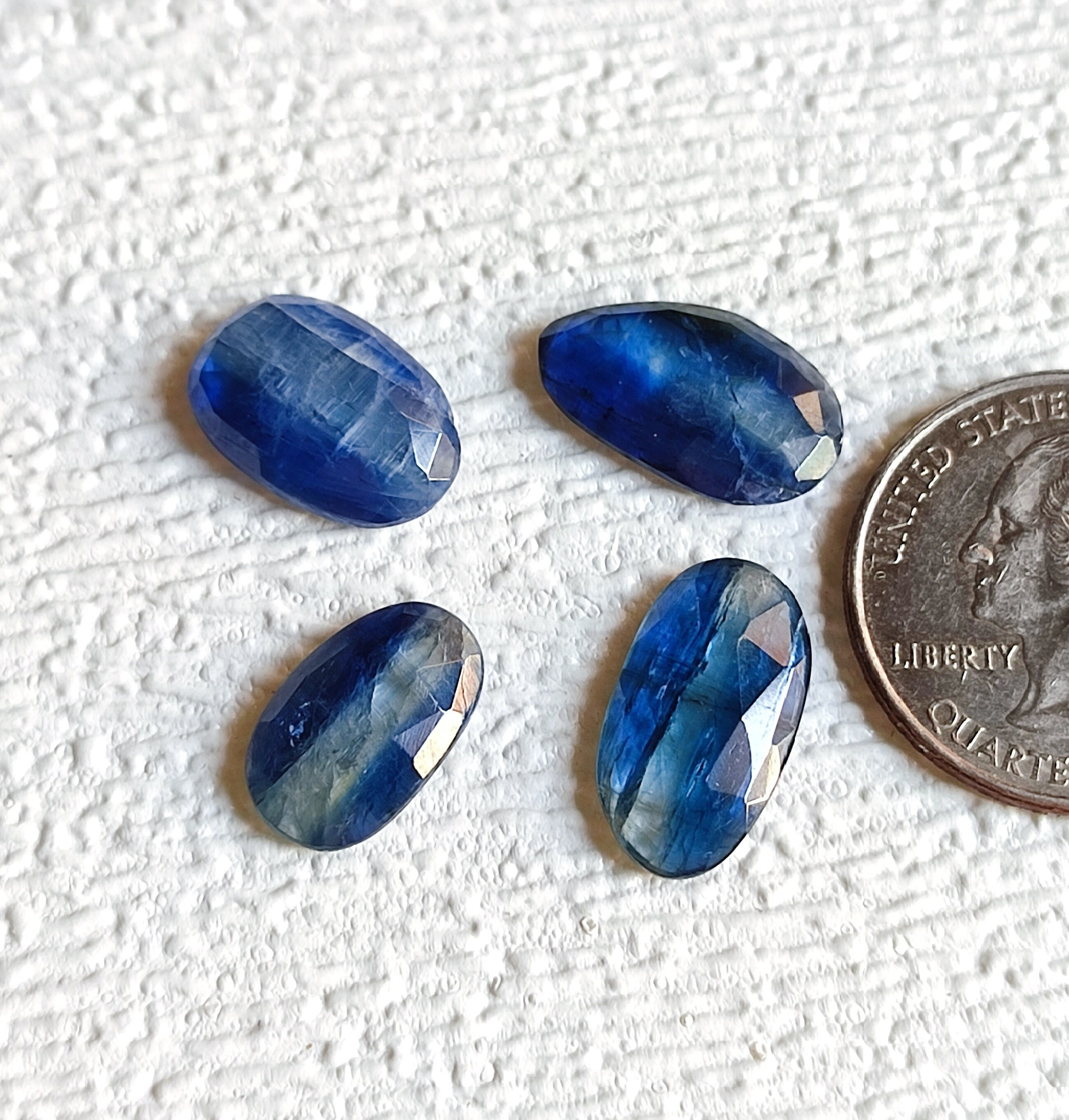 Pierre Kyanite Naturelle - 2,50 Carats - Couleur Bleue - Belle Qualité, Neuve Sans Emballage