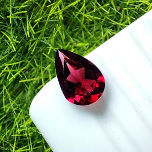 AAA+ Quality Natural Red Mozambique Garnet Cut Stone Pear Shape 10x7MM Loose Gemstone Faceted Red Garnet Cut Stone For Making Jewelry