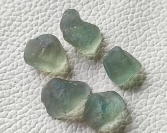 48.80Cts Natural Fluorite Rough Gemstone Lot Earth Mined Healing Crystal Natural Shape And Size Loose Fluorite Raw Stone For Making Jewelry