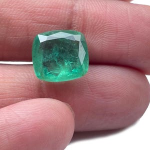 6.60CT Zambian Emerald: Square Cut Gemstone, AAA+ Quality