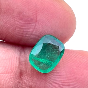 Schöne 2.25Cts Natürliche sambische Smaragd facettierte Kissenform 10.2x7.8 MM loser Edelstein für die Schmuckherstellung.