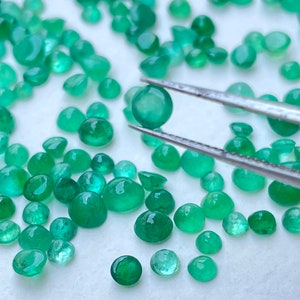 Natural Emerald Green Round Cabochon Size 2 MM to 4 MM Emerald Round cabochon Green Color Clean Emerald loose gemstone