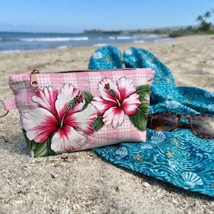 Medium Palaka Zipper Pouch with Floral Appliqué, Handmade and one-of-a kind, Keychain Pouch, Hawaiian Accessory, Optional Wrist Strap