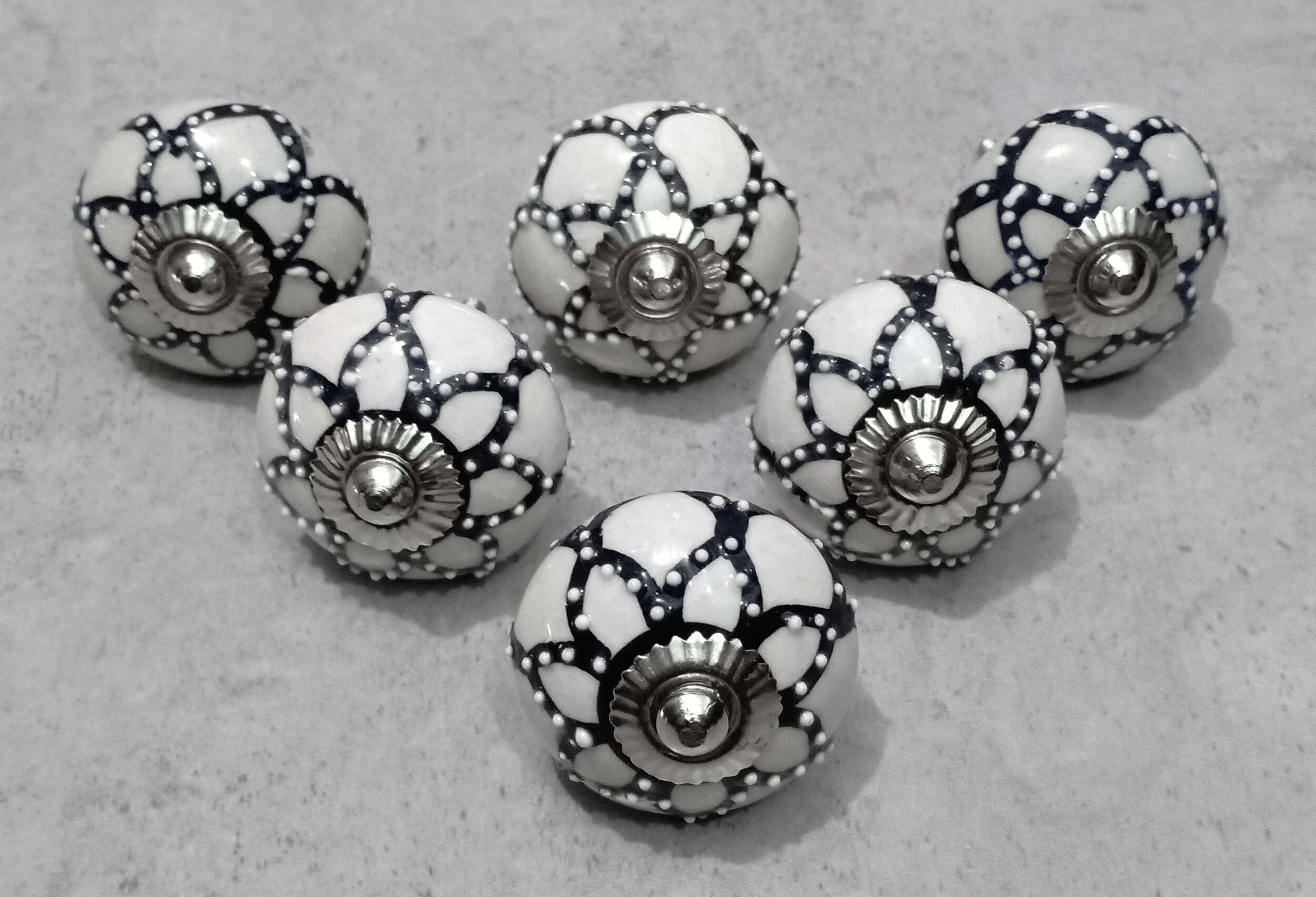 Brillantes perillas de cerámica pintadas a mano / tiradores de | Etsy