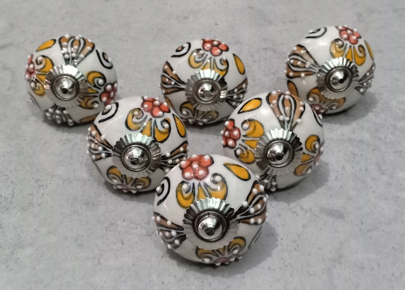 Mix Color Embossed Fl Round Shape Hand Painted Ceramic Knobs Cabinet Drawer Pulls Kitchen Door Handles Home Living Improvement Colegiomuller Com Br Mix Color Embossed Fl Round Shape, Hand Painted Round Cabinet Knobs