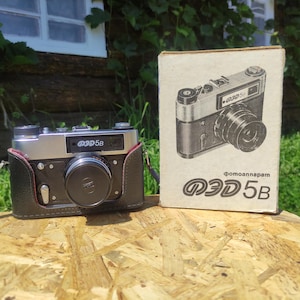 Vintage FED 5V 35mm Rangefinder Camera - Industar Lens - USSR 1992
