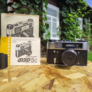 Vintage FED 5C Rangefinder Film Camera: USSR Industar-61 Lens, Case & Manual