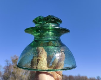 Aislador de vidrio verde pálido vintage ShS-10D – Marcado invertido, planta de Lviv, 1992