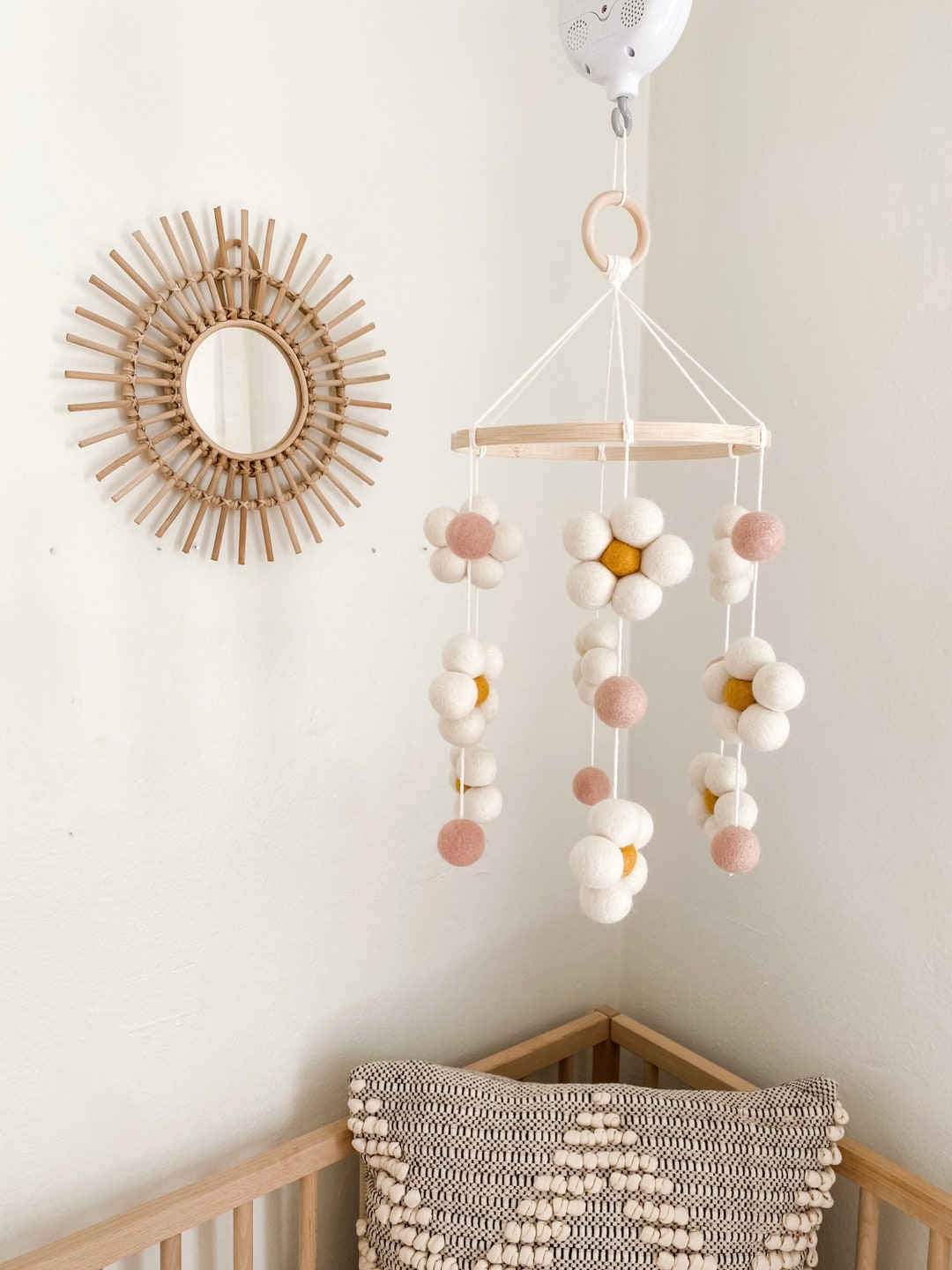 Daisy Nursery Mobile, Baby Girl Nursery Mobile, Daisy Themed Nursery, Daisy Mobile for Nursery