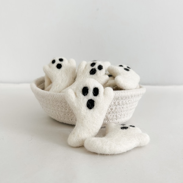 Felt Ghost, Halloween Sensory Play, Fall Decor, Ghost Sensory Activity, Montessori Toddler, Felt Ghost For Crafts, DIY Garland, Spooky Decor