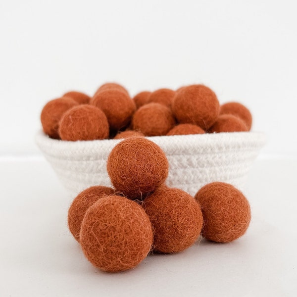 Rust Felt Ball, 2.5 cm Felt Ball, DIY Felt Ball Garland, Wool Felt Balls, Felt Crafts, Sensory Play, Flisat Loose Parts, DIY Baby Mobile