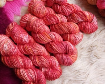 Strawberry and peach - Hand dyed Chunky 100g 100% Superwash merino wool yarn