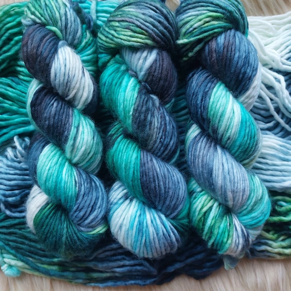 Détraqueurs - Fil de laine mérinos Chunky 100g 100% Superwash teint à la main