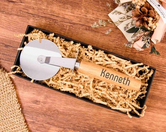 Personalized Pizza Cutter Wheel, Engraved Wood Handle, Cooking Gift, Father's Day Gift