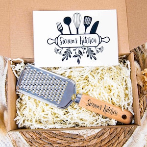 Râpe à fromage personnalisée, décoration de cuisine gravée, râpe à légumes, cadeaux d'anniversaire, cadeau de cuisine, râpe à main, cadeau de remerciement pour maman
