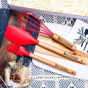 Personalisierte Backwerkzeuge, 3er-Set Silikon-Spachtel, Bürste, Schneebesen mit Holzgriff, Nana-Geschenkkorb, Hausmannskost, Backgeschenk