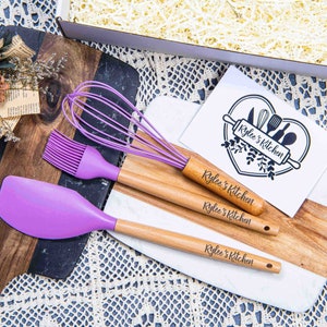 3 Teile / satz Kundenspezifische Küchenutensilien, personalisierte Pfannenwender, Bürste, Schneebesen, Backgeschenke, Geschenk für neues Zuhause, Einweihungsgeschenk, Wertschätzungsgeschenk