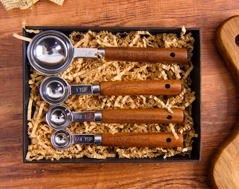 Conjunto de colheres medidoras personalizadas em aço inoxidável, utensílios de confeitaria gravados, caixa de presente para as festas de fim de ano.