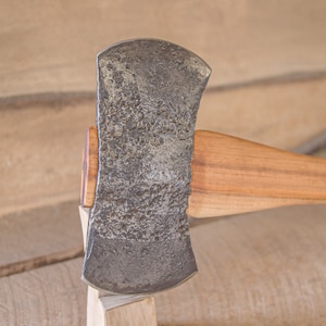 Unstamped (Michigan Pattern) - Vintage Axe - 3.5lbs & 36in