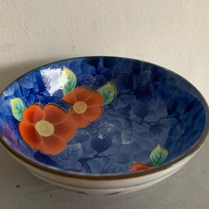 Vintage 1970s Japanese soup bowl. Blue and red floral bowl. Beautiful decorative bowl - perfect for storing keys or other odds and ends