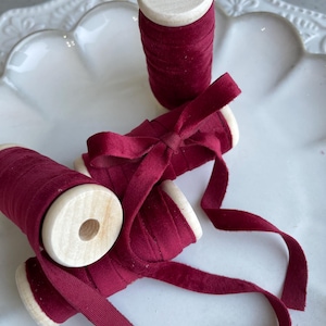 Fita de veludo, tingida à mão, veludo com borda crua, gravata para convite de casamento, fita artesanal, embrulho para presente, buquê de noiva VINHO