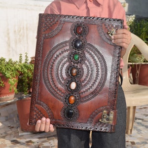 Handgefertigtes Extra Großes Leder Journal Schreiben Notebook Gefüttert Unliniert Papier Journal mit Schloss Buch der Schatten Sieben Stein Journal Geschenke