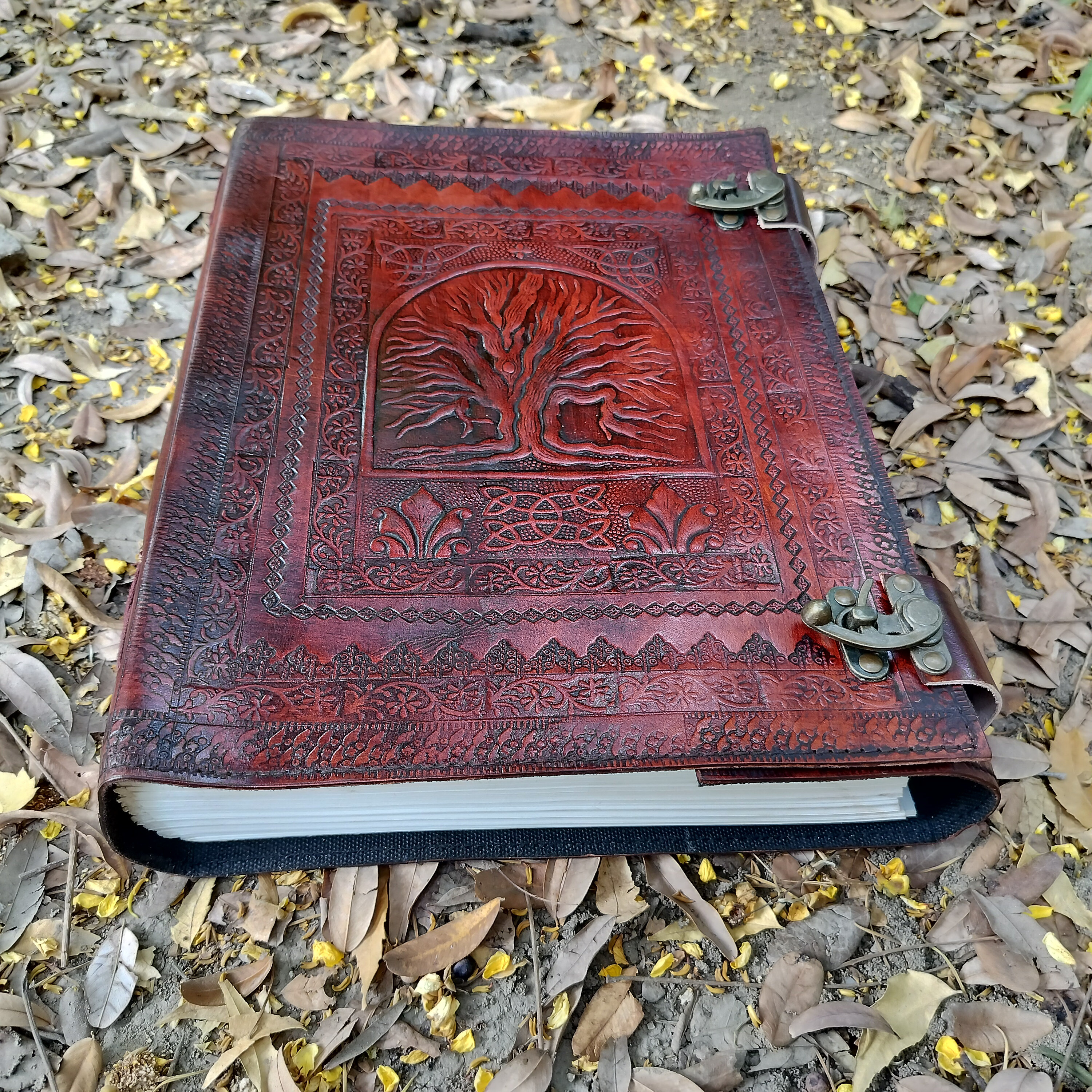 Extra Large Leather Journal: 600 Page Tree of Life Notebook With Lock ...