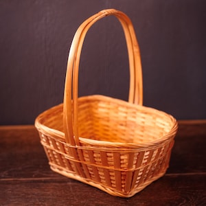 Cesta pequeña de mimbre/ratán de bambú, rectangular, de fondo plano y con asa - Cesta vintage para niña de las flores