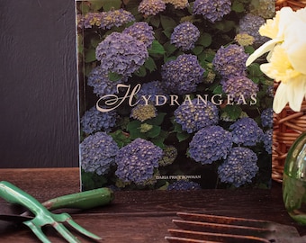 Hydrangeas by Daria Price Bowman - Vintage Softcover Gardening Book