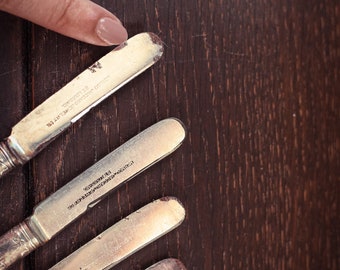 Set of 6 Small Mother of Pearl Handle Butter Knives Set of 6 Small Mother of Pearl Handle Butter Knives