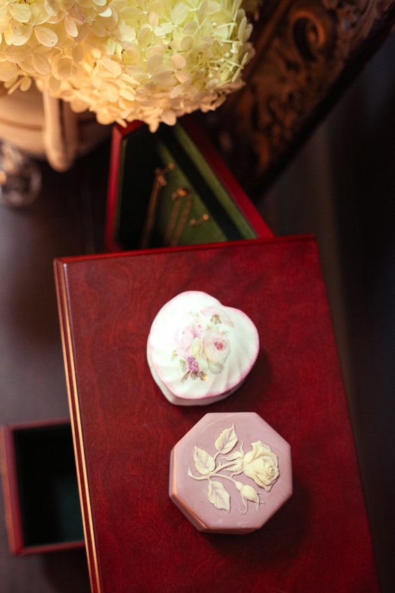 Rose Printed Heart Shaped Porcelain Lidded Ring D… - image 9